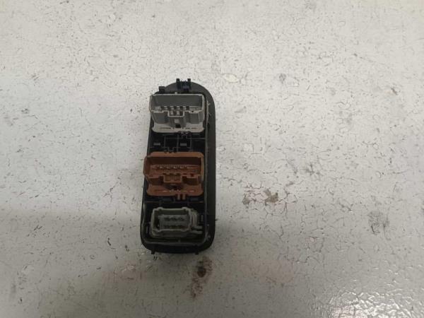 BOUTON LEVE VITRE RENAULT - Vue 2